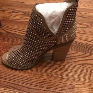 Vince Camuto Booties / New in Box / Size 6